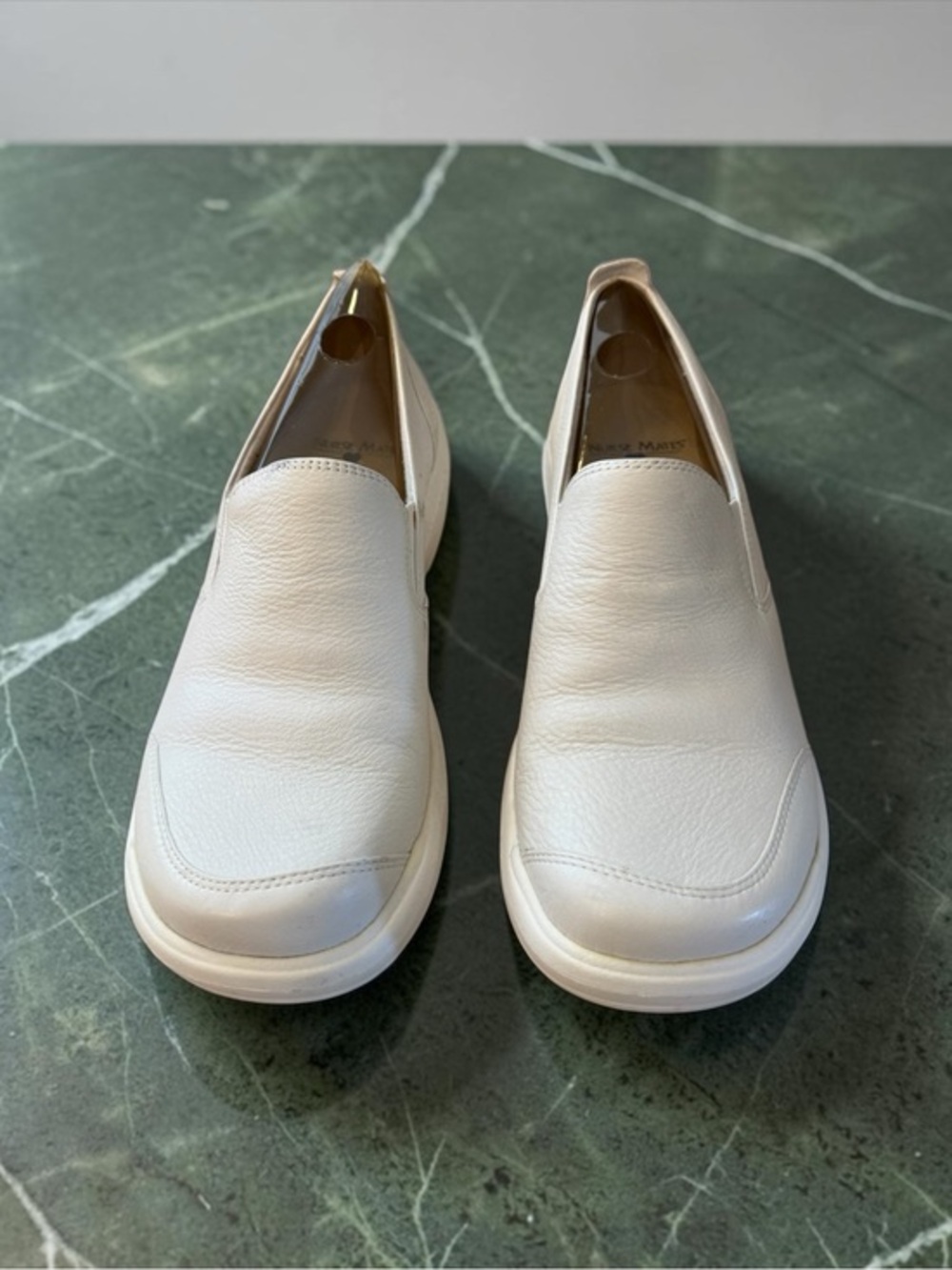 🫶🏻 Nurse Mates Slip-On Leather Upper Shoes